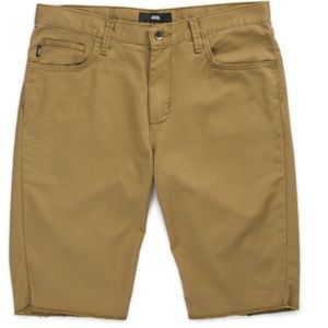 VANS AV COVINA 22" SHORT